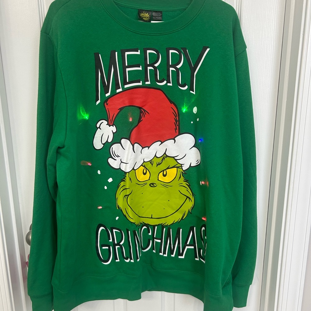 Merry Grinchmas Green Sweater that lights up! Size 2x unisex.